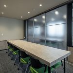 081 TAJ03773 ﾐｰﾃｨﾝｸﾞﾃｰﾌﾞﾙ_ToLoLo