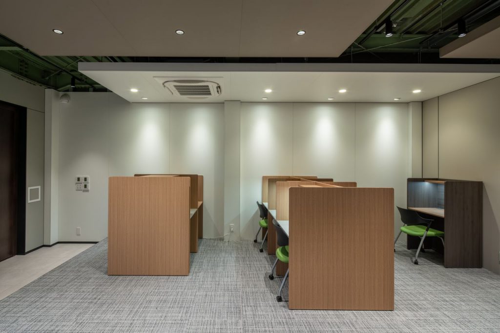 027 TAJ04112 学習机_ToLoLo