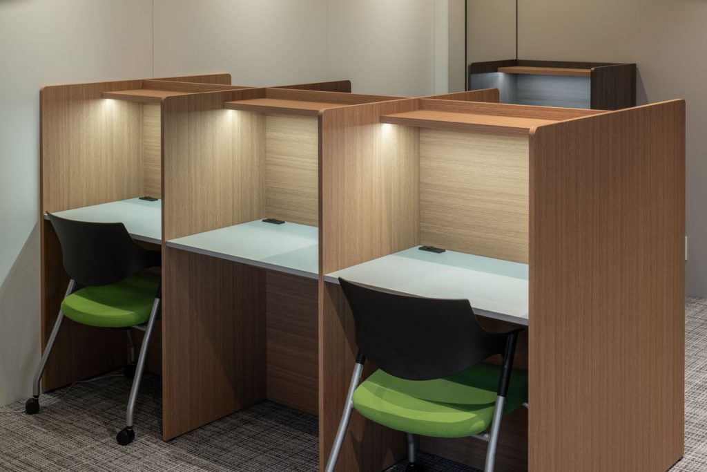 021 TAJ04025 学習机_ToLoLo