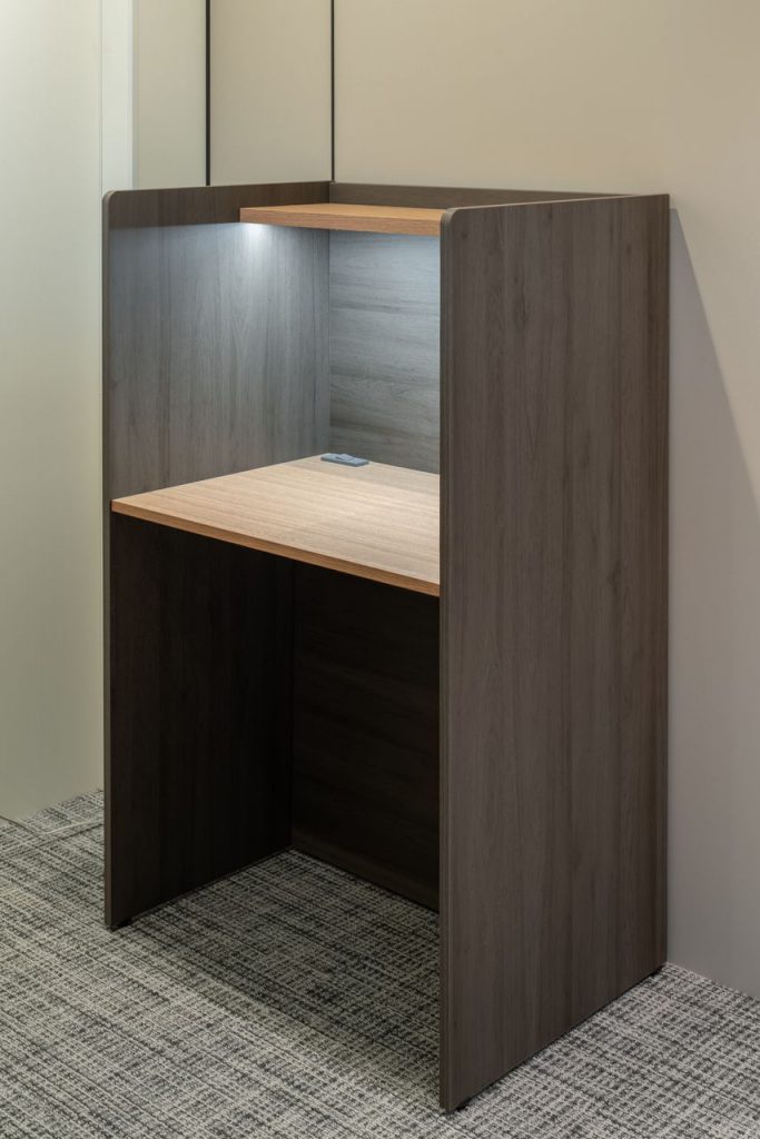 022 TAJ04028 学習机_ToLoLo