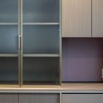 117 TAJ04064 ガラス戸棚_ToLoLo